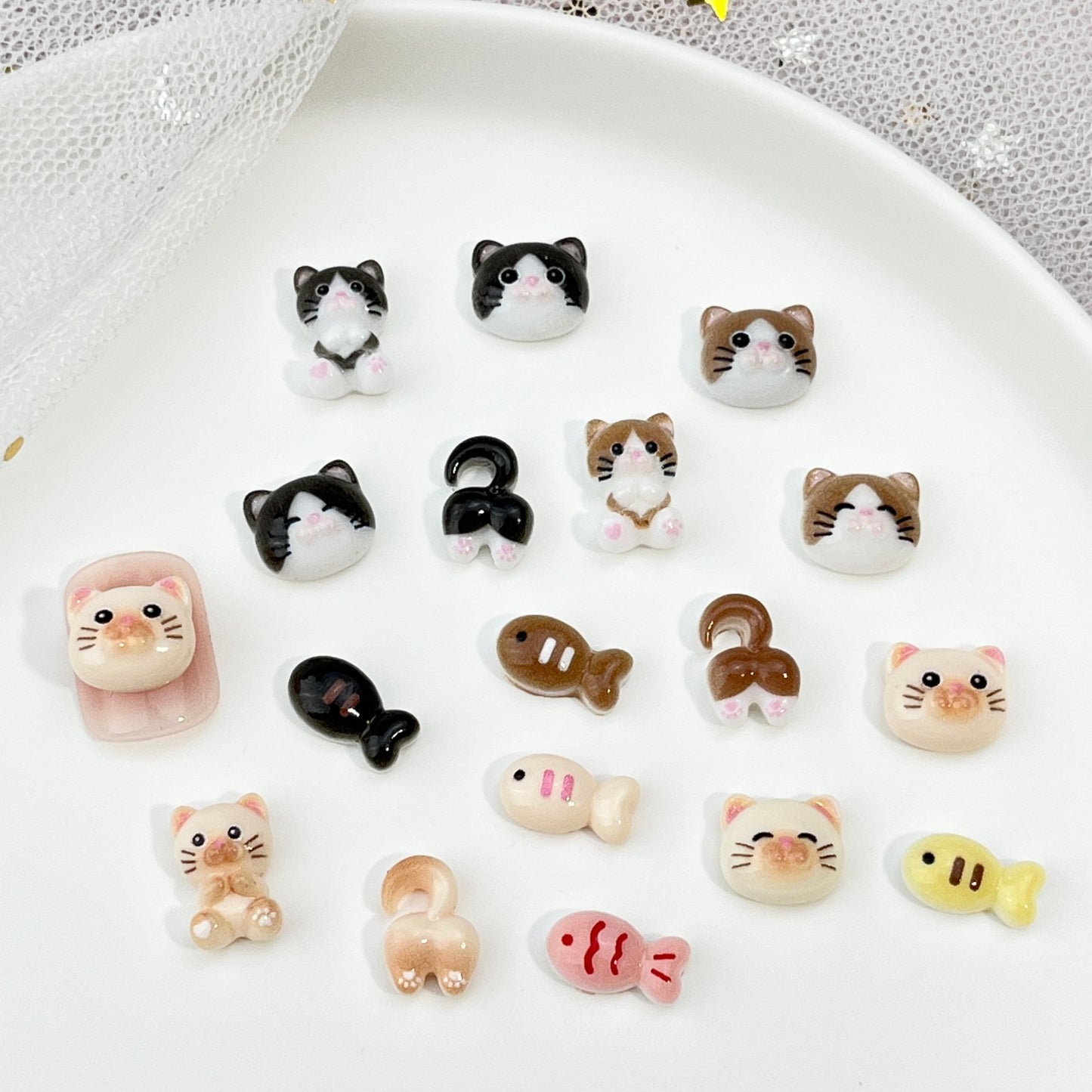 Popular Cat Cartoon Nail Art Decorations Cute 3D Milk Coffee Cat Head and Fish Resin DIY Press-On Nail Accessories